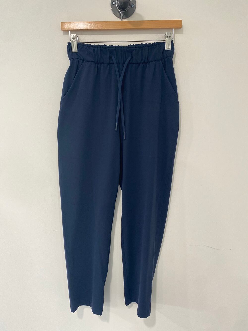 Lululemon Keep Moving Crop 23" True Navy Size 2